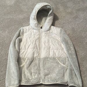 Girls North Face Jacket Size 8-10, perfect condition, smoke free home